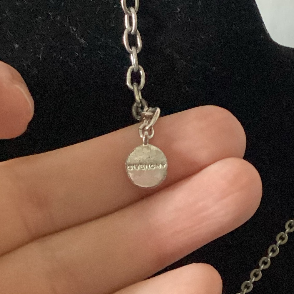Givenchy necklace - Picture 4 of 7